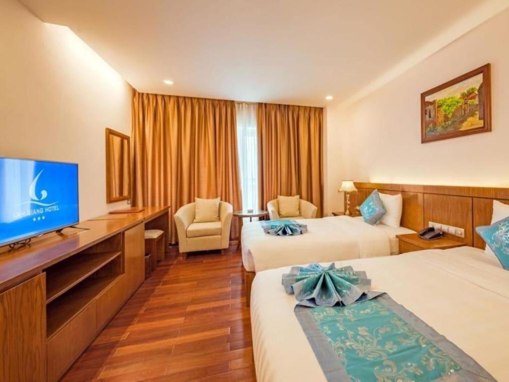 Lam Giang Hotel Vinh Bagian luar foto