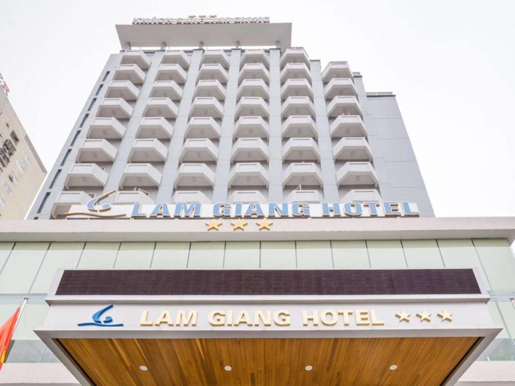Lam Giang Hotel Vinh Bagian luar foto